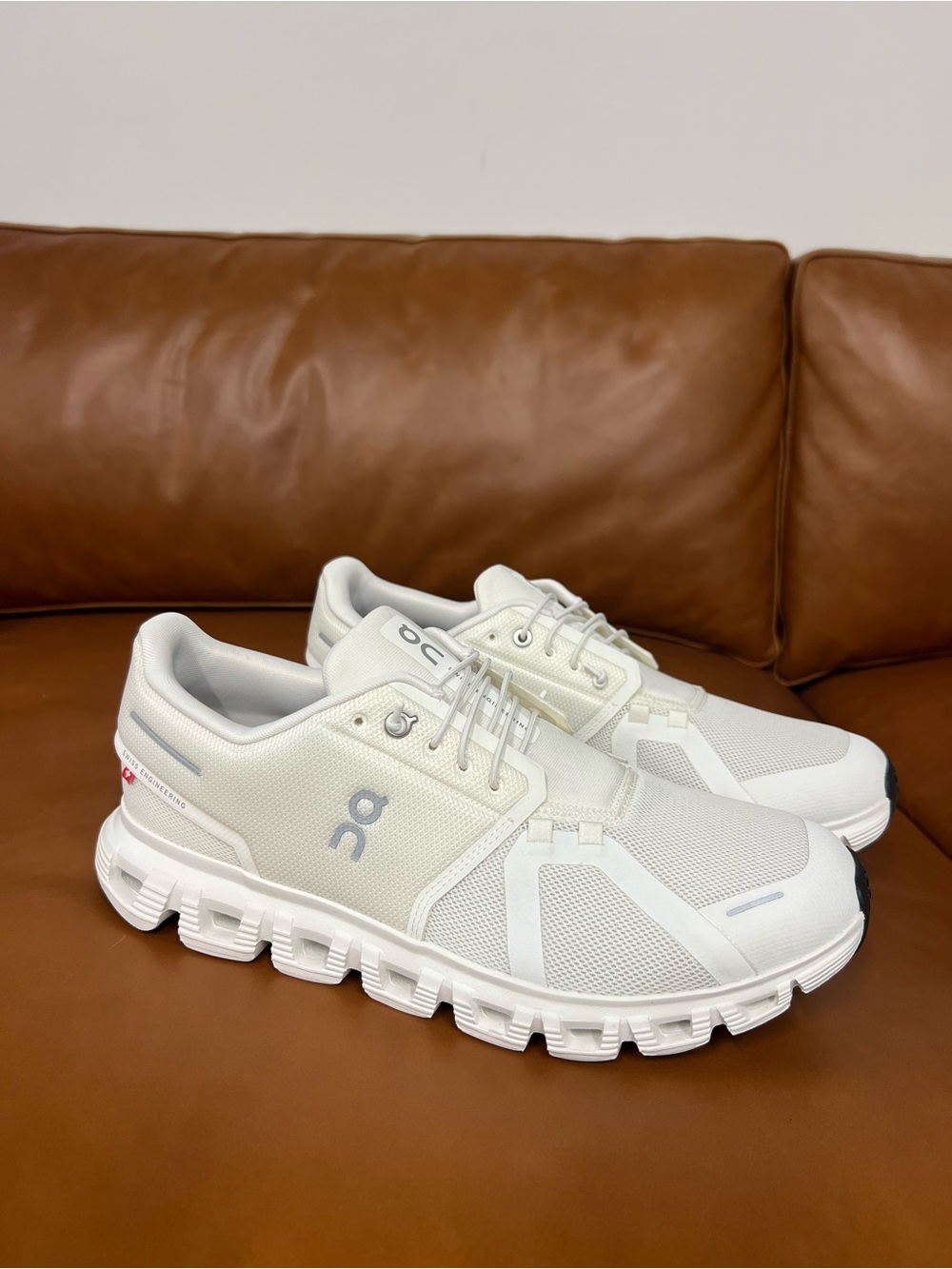 On Running Men’s Cloud 6 All White WIDE